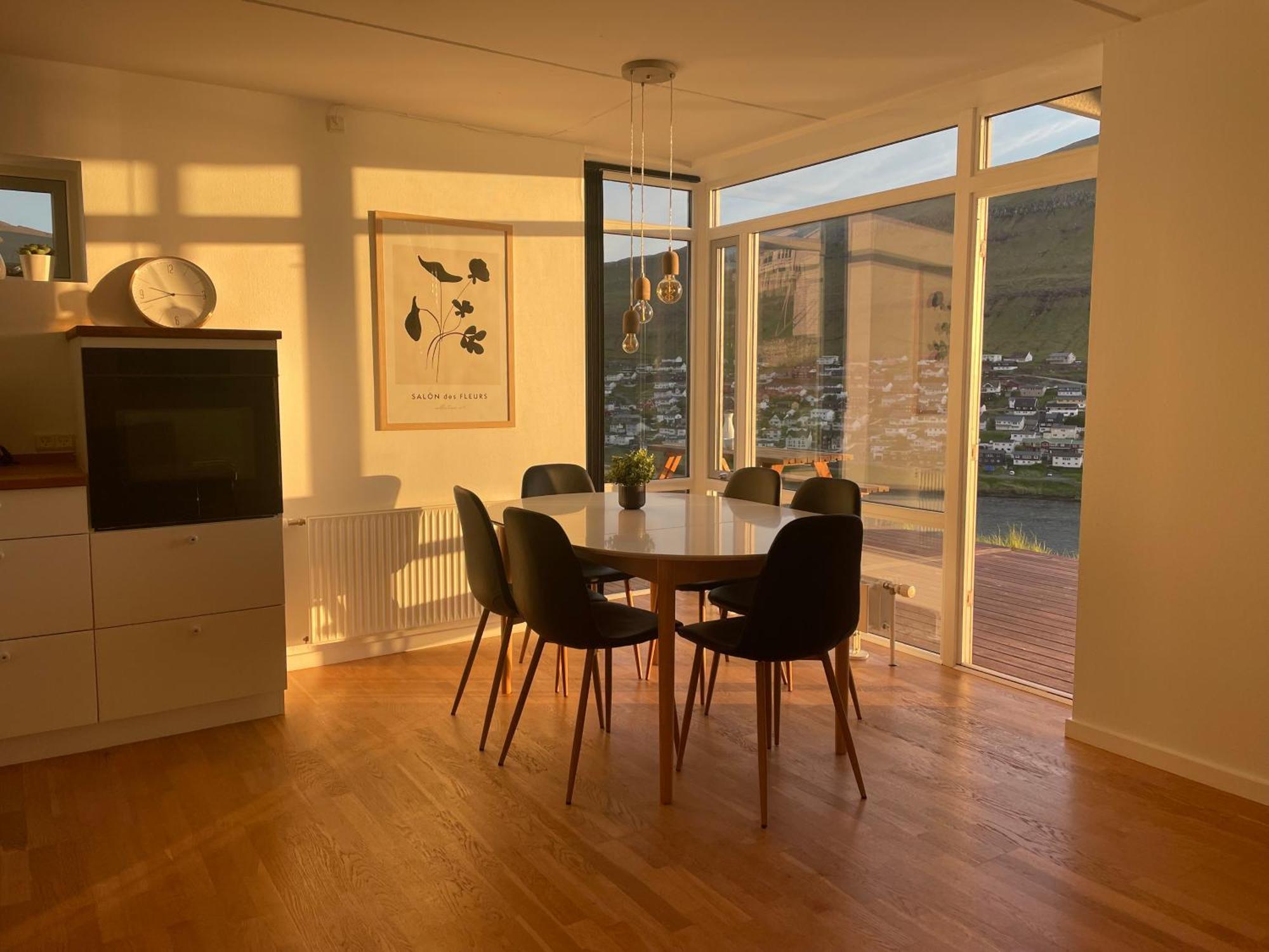 Unique Sea & Landscape View And Spacious Apartment Klaksvik Ngoại thất bức ảnh