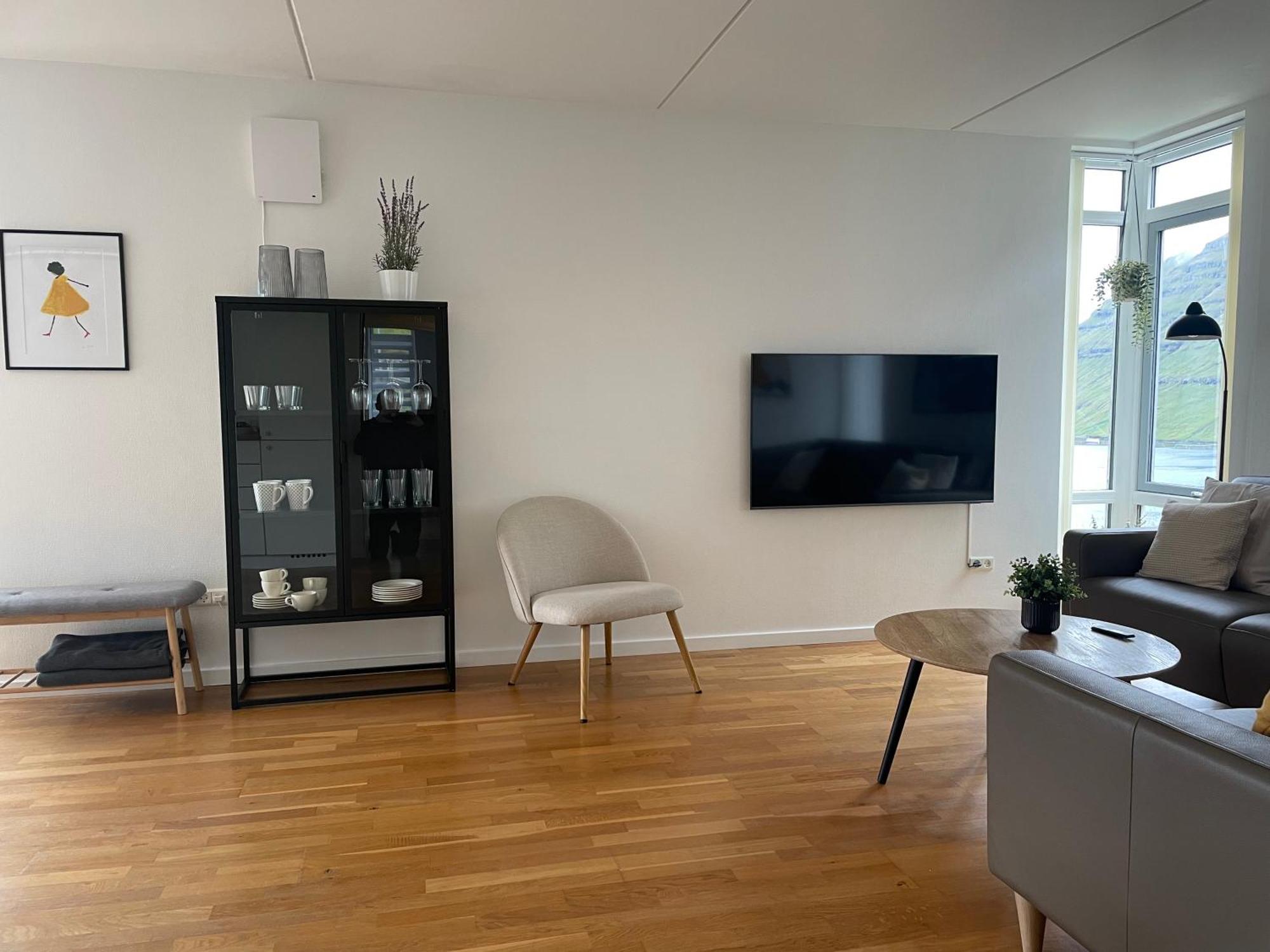 Unique Sea & Landscape View And Spacious Apartment Klaksvik Ngoại thất bức ảnh